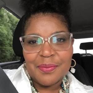 Meet your Posher, Lynelle